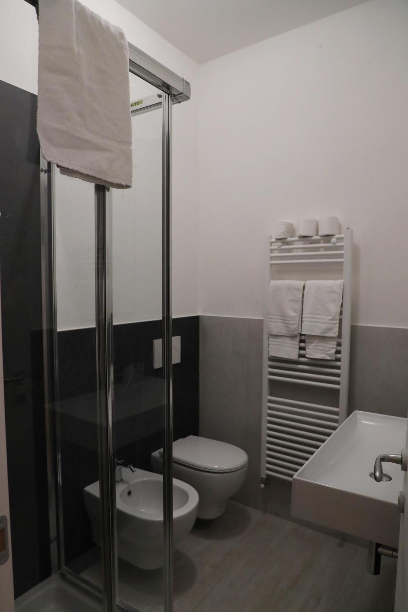 Hotel Central Giacomini Salo Bagian luar foto