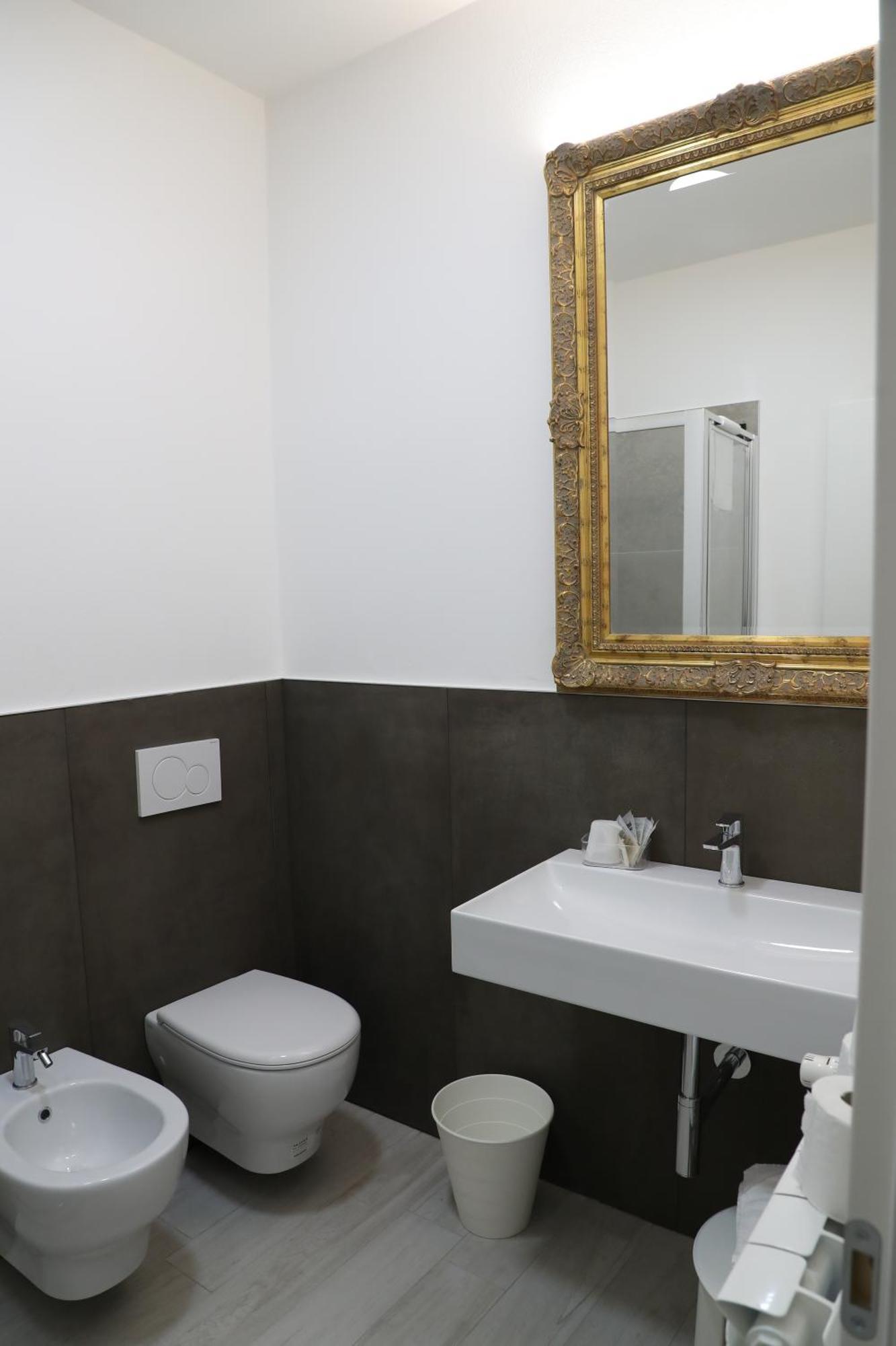 Hotel Central Giacomini Salo Bagian luar foto