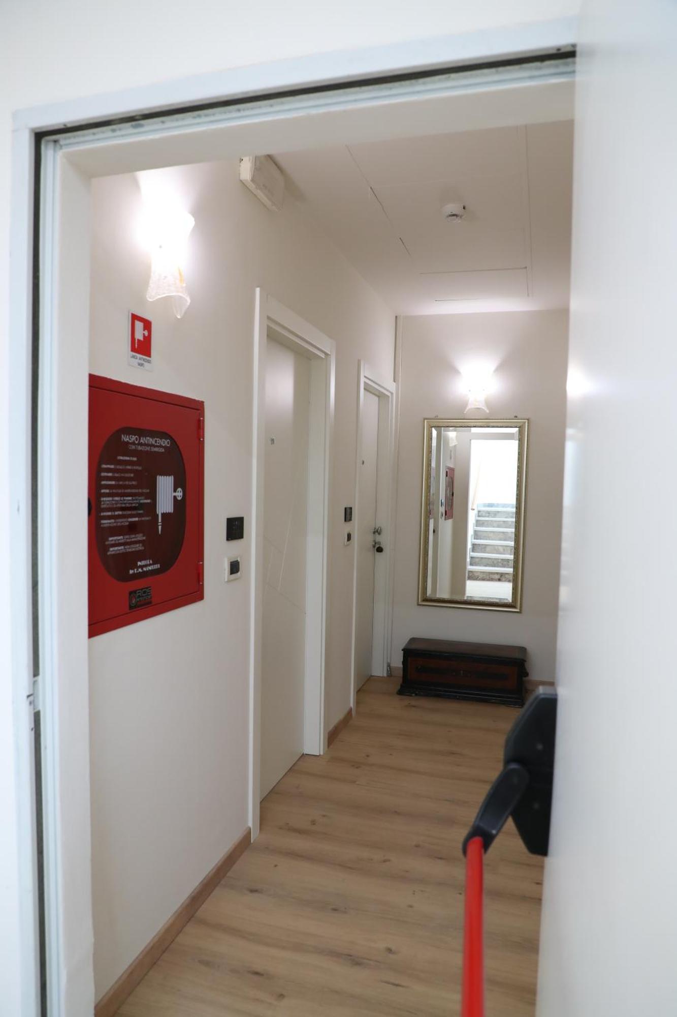 Hotel Central Giacomini Salo Bagian luar foto