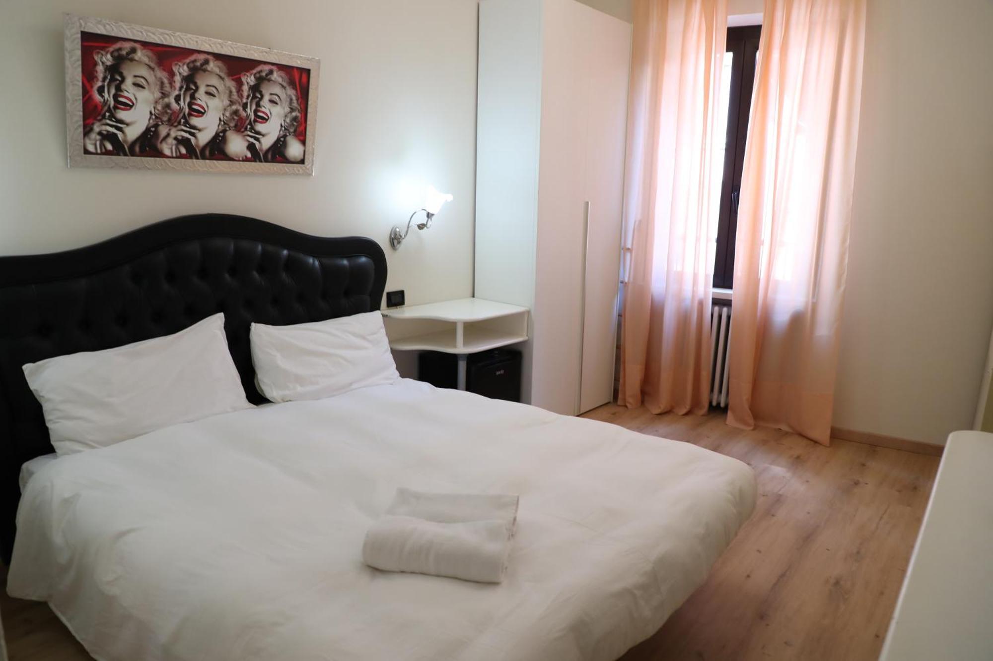 Hotel Central Giacomini Salo Bagian luar foto