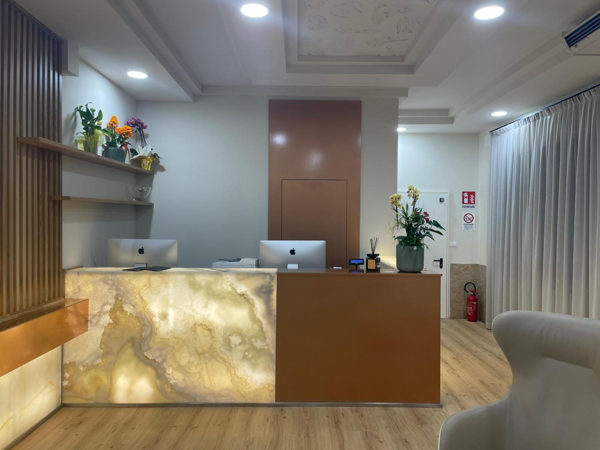 Hotel Central Giacomini Salo Bagian luar foto