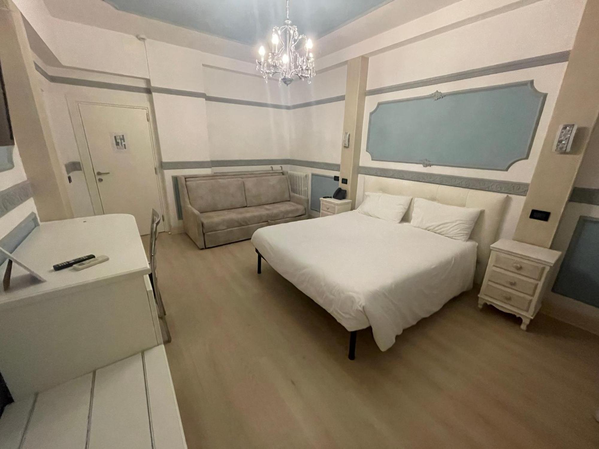 Hotel Central Giacomini Salo Bagian luar foto