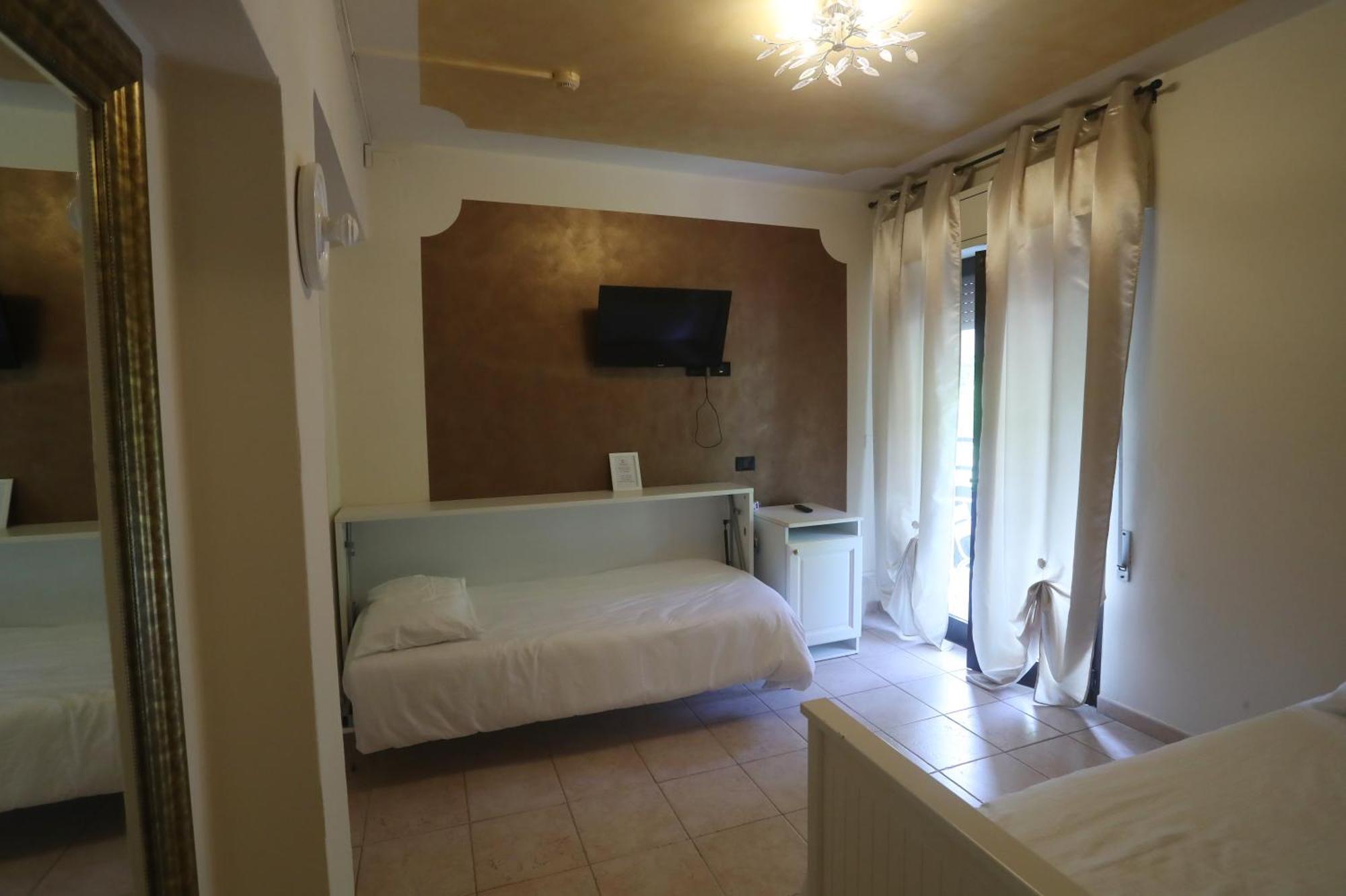 Hotel Central Giacomini Salo Bagian luar foto