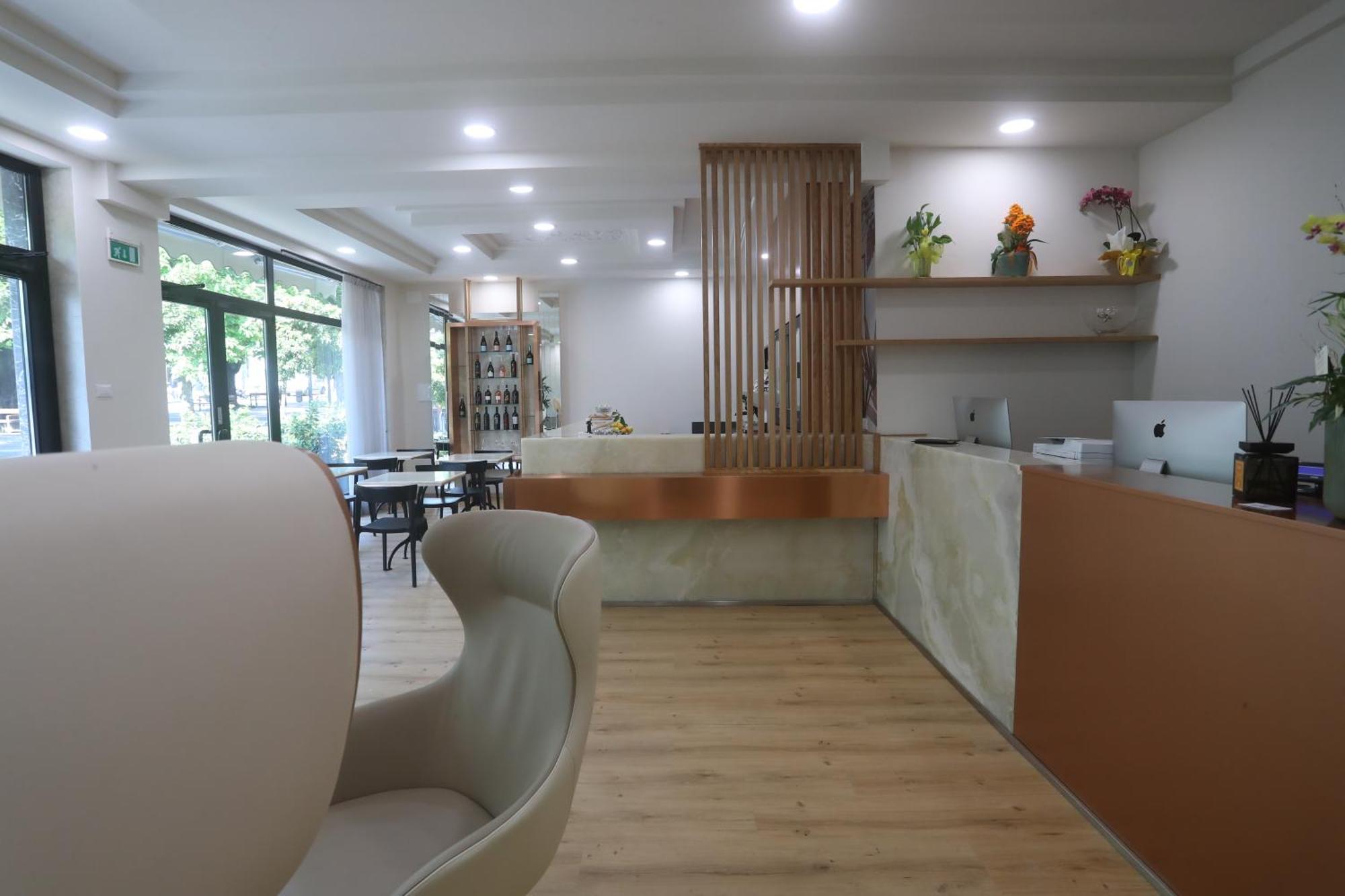 Hotel Central Giacomini Salo Bagian luar foto