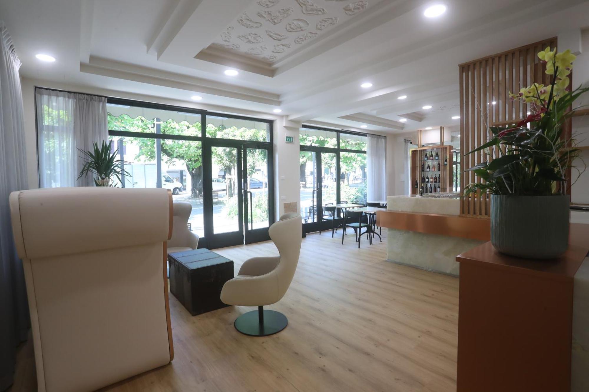 Hotel Central Giacomini Salo Bagian luar foto