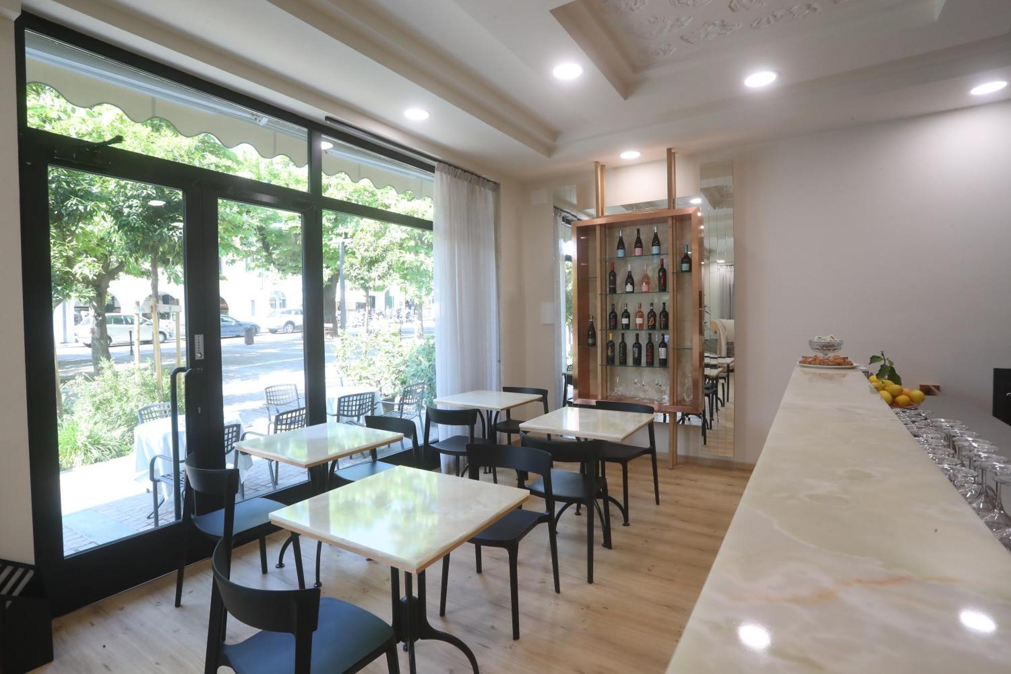 Hotel Central Giacomini Salo Bagian luar foto