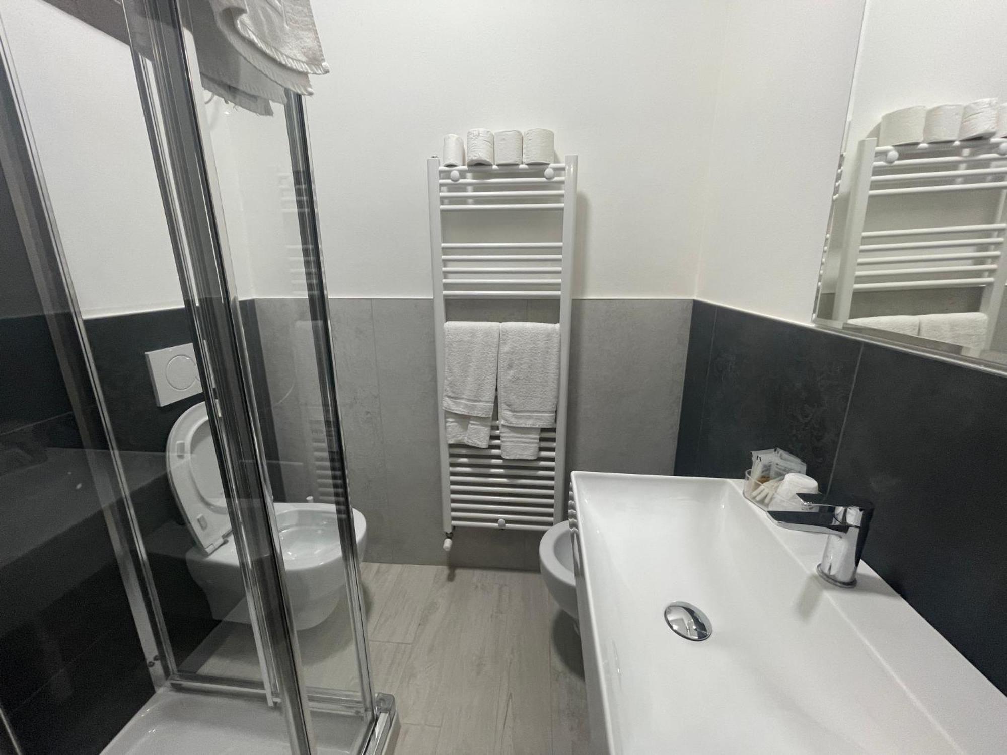 Hotel Central Giacomini Salo Bagian luar foto
