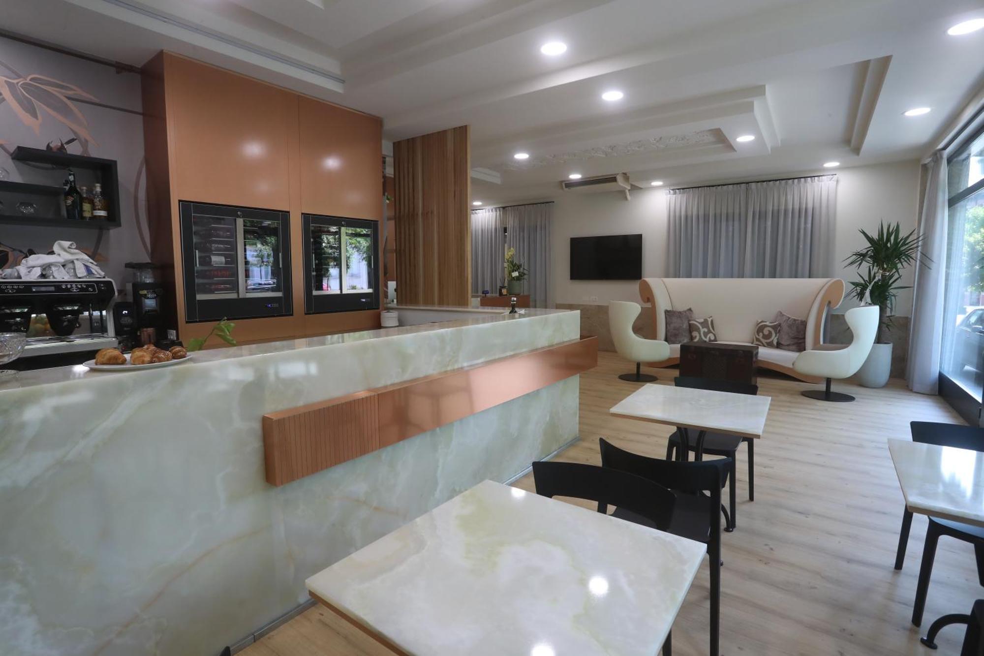 Hotel Central Giacomini Salo Bagian luar foto